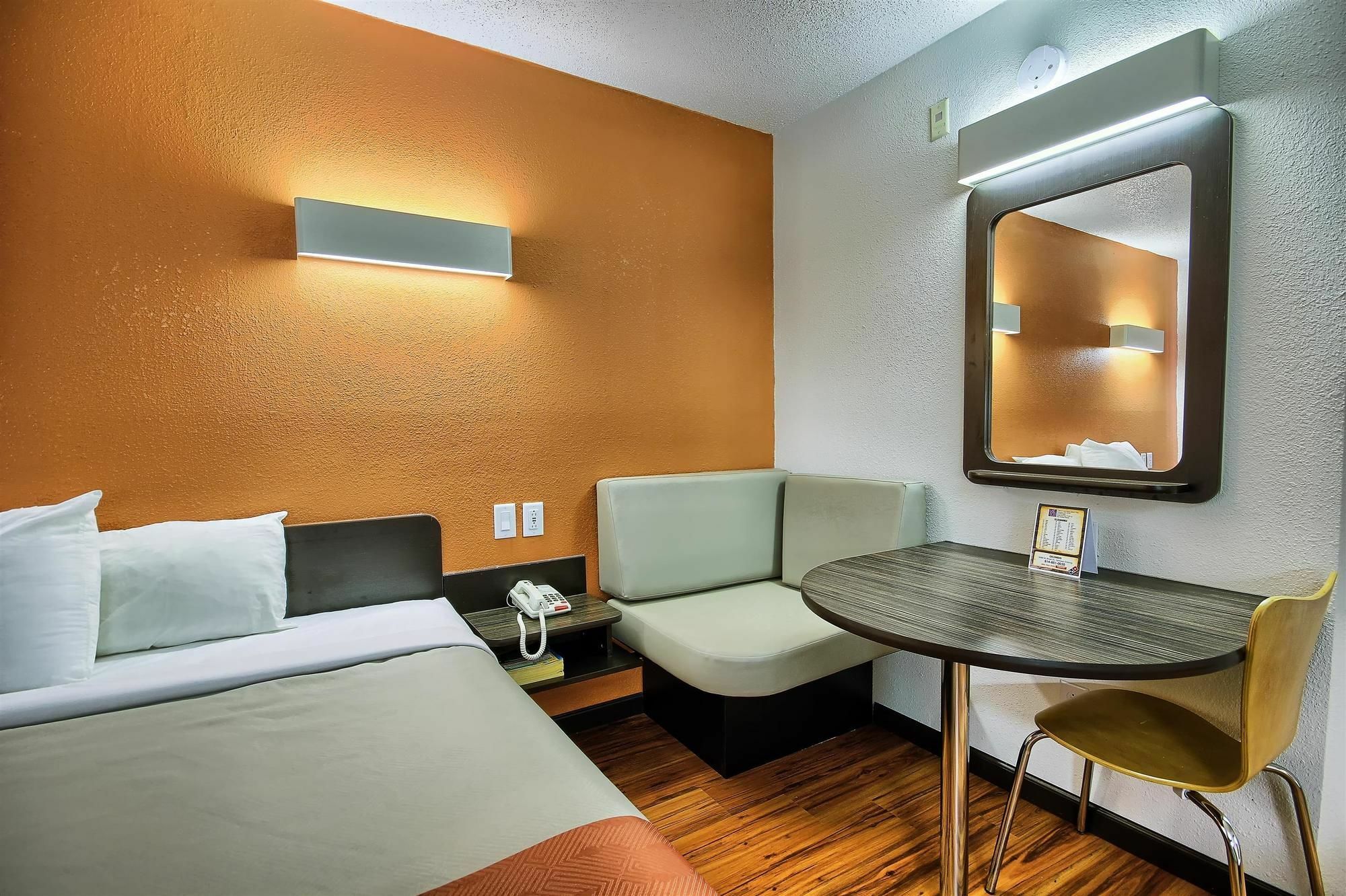 Motel 6-Columbus, Oh - West Eksteriør billede